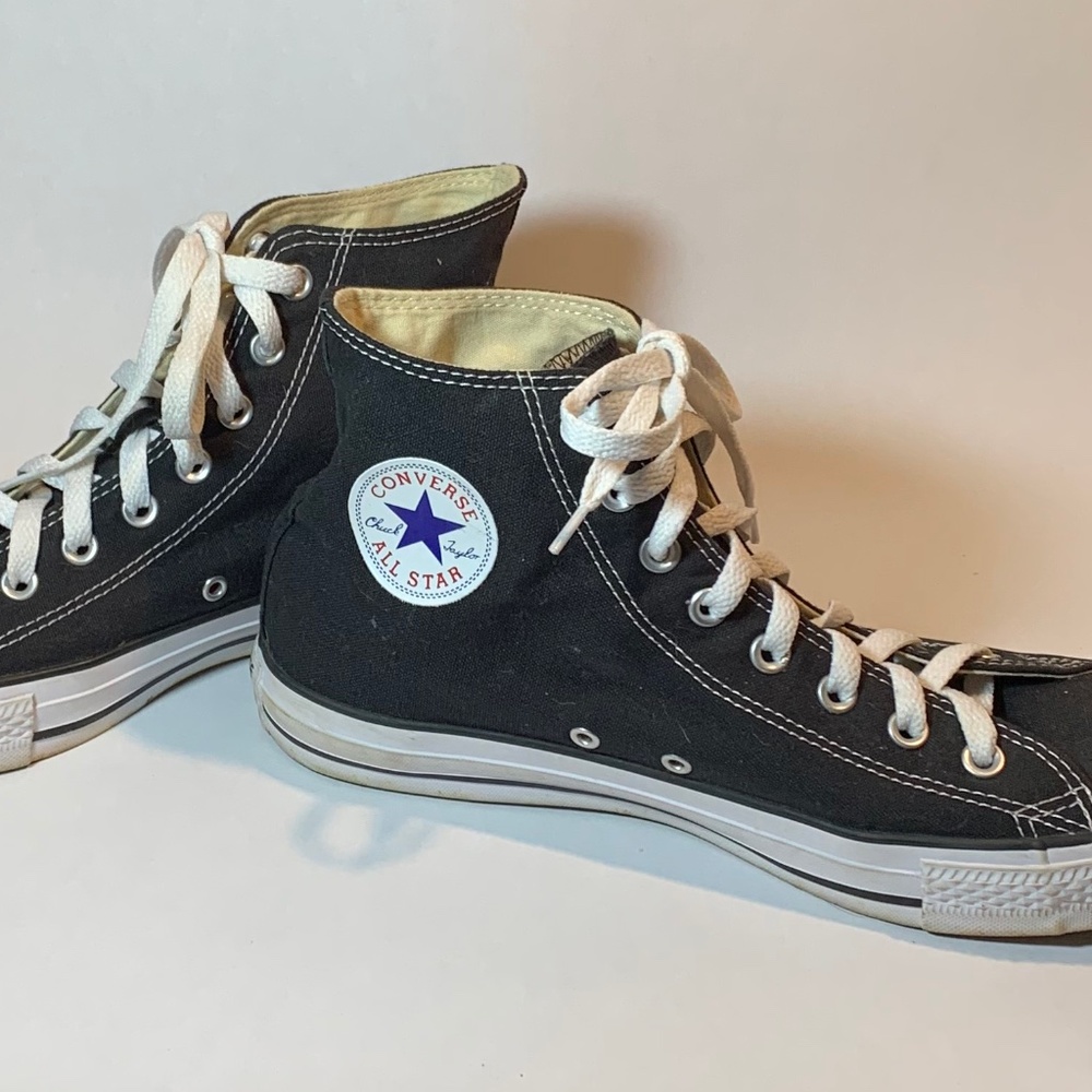 *GREAT SHAPE* Black Converse Sneakers M10.5 W12.5